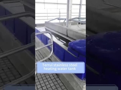 Agua automática de ganado azul con diseño fácil de limpiar 120l / 31gal por disco de calefacción de flujo por minuto